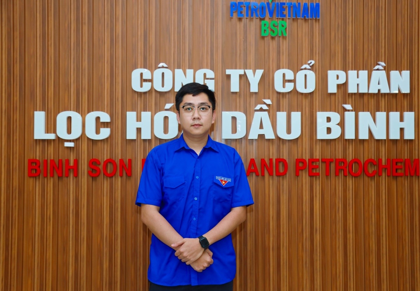 Các đại biểu thực hiện nghi thức khởi động chương trình “Học tập 5 phút mỗi ngày” tại điểm cầu TP. Hồ Chí Minh